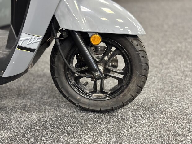 SYM Mio 25km/u
