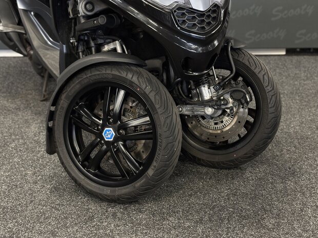 Piaggio MP3 300 hpe - Motorscooter