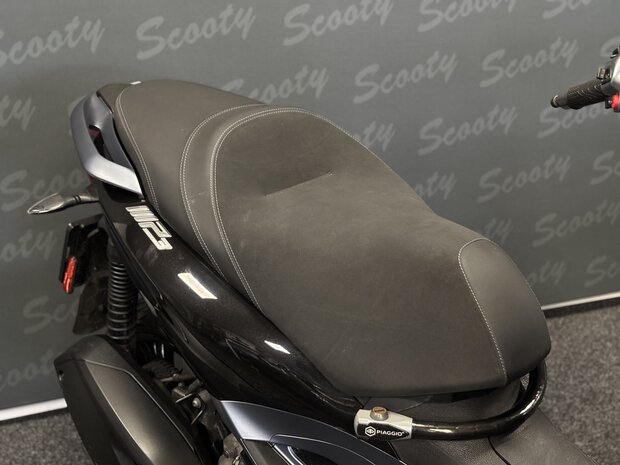Piaggio MP3 300 hpe - Motorscooter