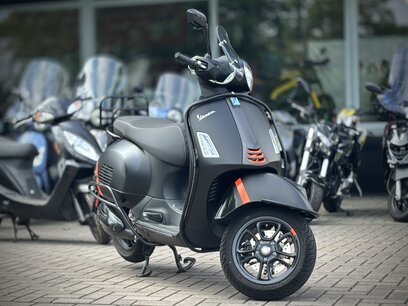 Vespa GTS 300 motorscooter Vespa GTS 300 motorscooter